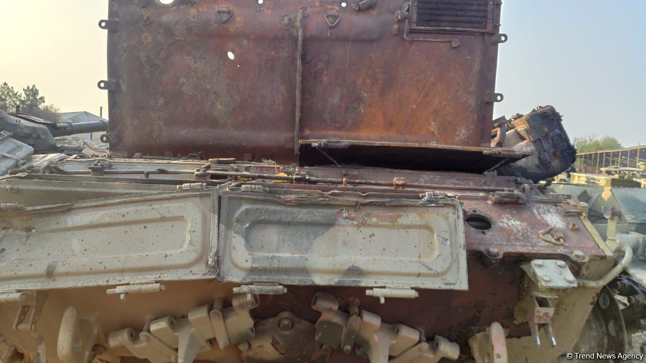 Erməni tankları ermənilərə qarşı (FOTO)