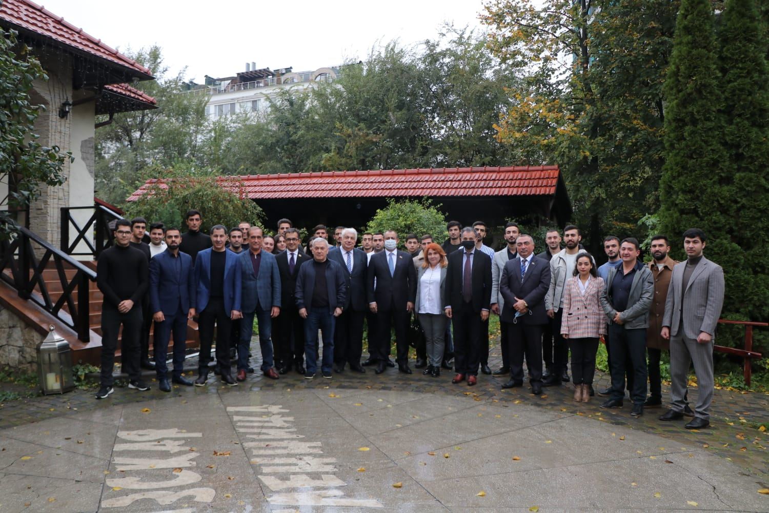 Adil Əliyev Moldovada iş adamları, diaspor fəalları və gənclərə Ermənistanın təcəvüzkar siyasəti və Ordumuzun səriştəli əks-hücumu barədə məlumat verib (FOTO)