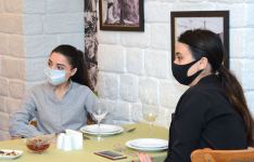 Paytaxt restoranları sanitar-epidemioloji qaydalara necə riayət edir (FOTOREPORTAJ)
