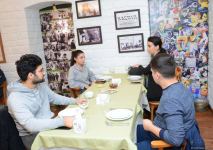 Paytaxt restoranları sanitar-epidemioloji qaydalara necə riayət edir (FOTOREPORTAJ)