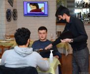 Paytaxt restoranları sanitar-epidemioloji qaydalara necə riayət edir (FOTOREPORTAJ)