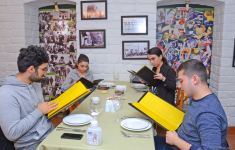 Paytaxt restoranları sanitar-epidemioloji qaydalara necə riayət edir (FOTOREPORTAJ)