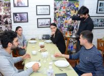 Paytaxt restoranları sanitar-epidemioloji qaydalara necə riayət edir (FOTOREPORTAJ)