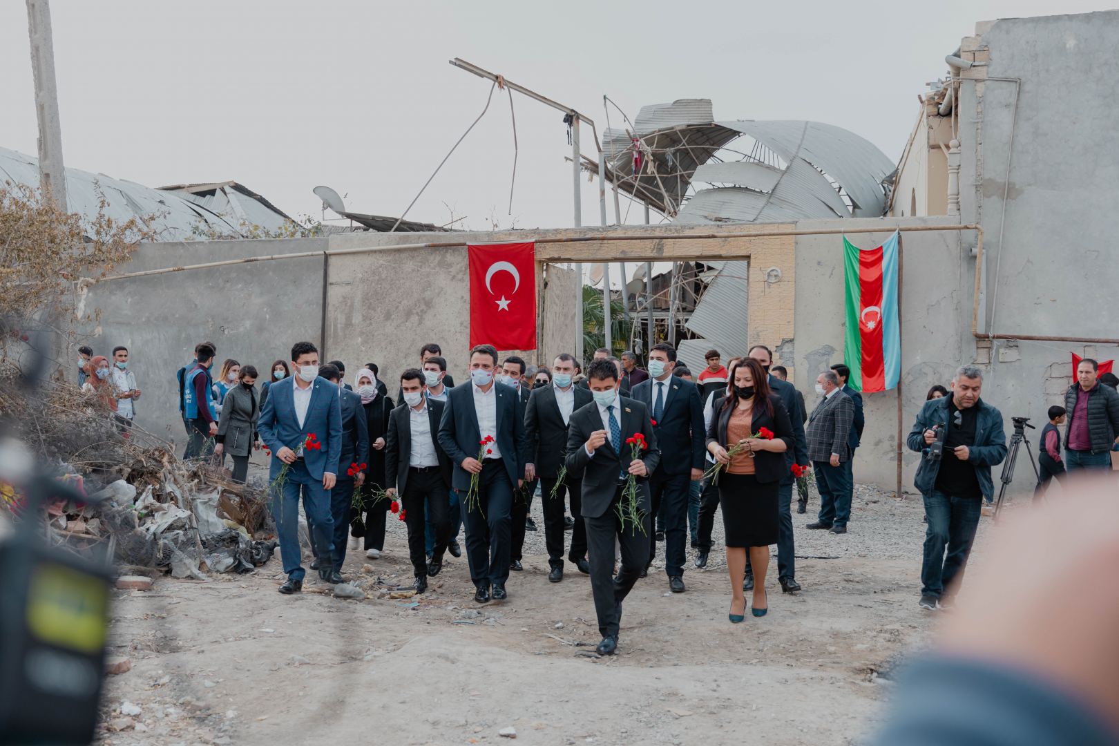 Türkiyə Gənclər Fondu Bərdə və Gəncə terrorunun nəticələri ilə yerində tanış olub (FOTO)