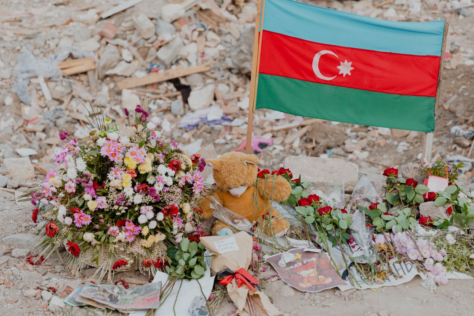Türkiyə Gənclər Fondu Bərdə və Gəncə terrorunun nəticələri ilə yerində tanış olub (FOTO)