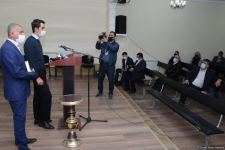 Əsir düşmüş erməni adventist Bakıda ibadət evində dua edib (FOTO)