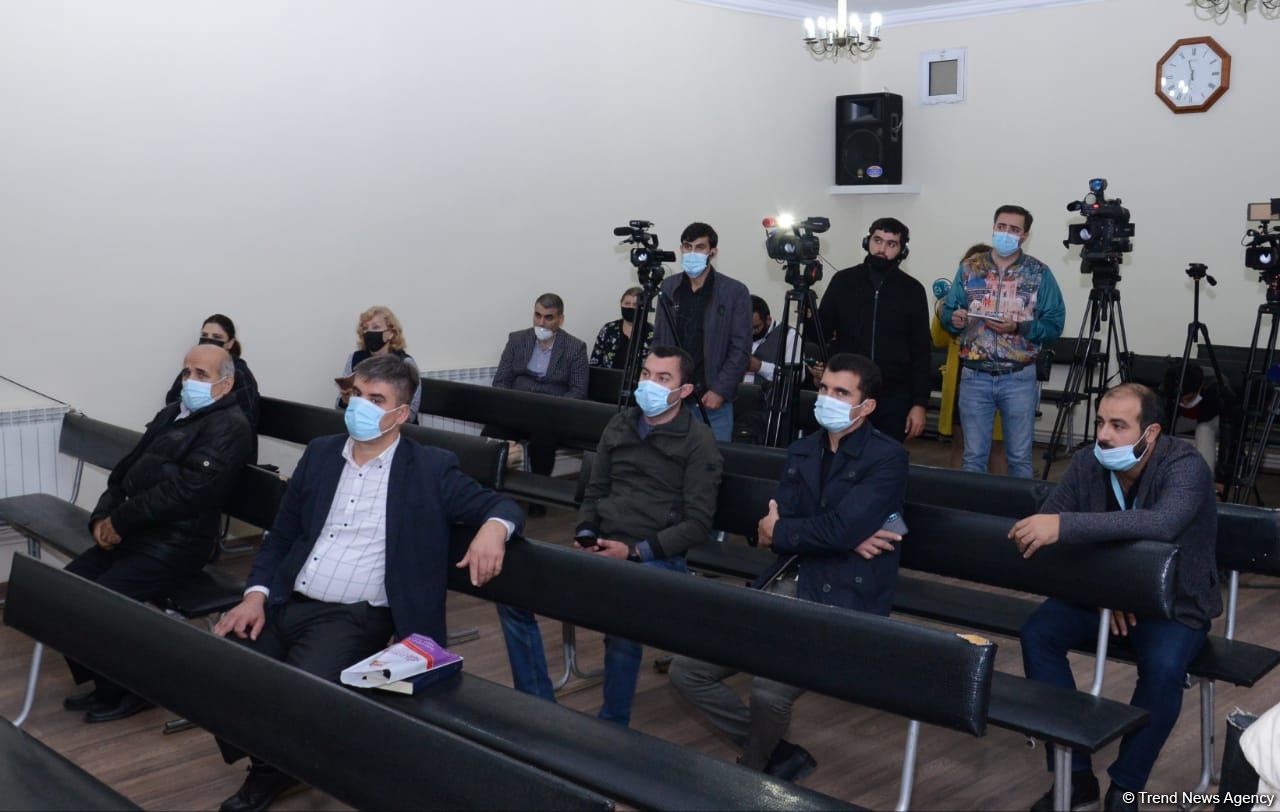 Əsir düşmüş erməni adventist Bakıda ibadət evində dua edib (FOTO)