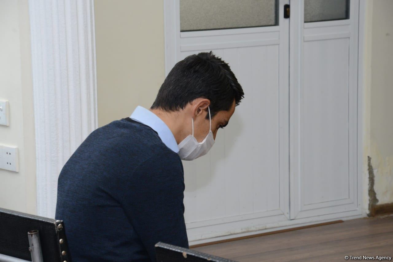 Əsir düşmüş erməni adventist Bakıda ibadət evində dua edib (FOTO)