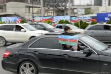 Bakıda Qələbə sevinci: Xalqımız Şuşanın azad olunmasını böyük coşqu ilə qeyd edir (FOTO/VİDEO)