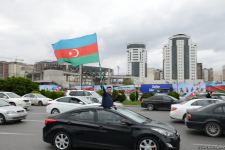 Bakıda Qələbə sevinci: Xalqımız Şuşanın azad olunmasını böyük coşqu ilə qeyd edir (FOTO/VİDEO)