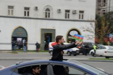 Bakıda Qələbə sevinci: Xalqımız Şuşanın azad olunmasını böyük coşqu ilə qeyd edir (FOTO/VİDEO)