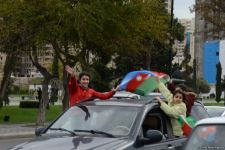 Bakıda Qələbə sevinci: Xalqımız Şuşanın azad olunmasını böyük coşqu ilə qeyd edir (FOTO/VİDEO)