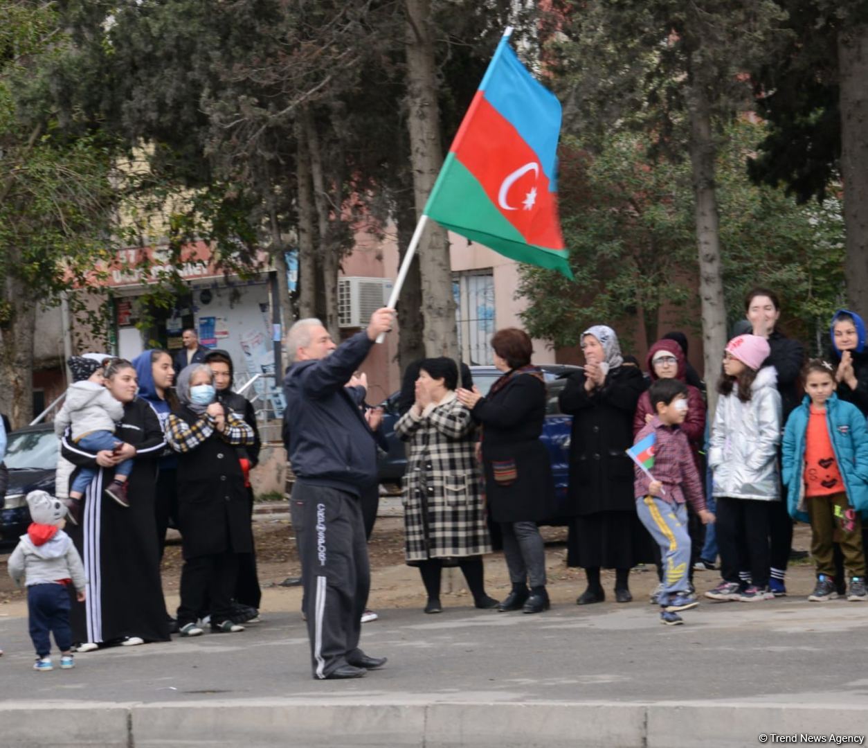 Bakıda Qələbə sevinci: Xalqımız Şuşanın azad olunmasını böyük coşqu ilə qeyd edir (FOTO/VİDEO)