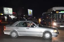 Paytaxt sakinləri tarixi Qələbəni qeyd edir (FOTO/VİDEO)
