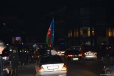 Paytaxt sakinləri tarixi Qələbəni qeyd edir (FOTO/VİDEO)