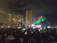 Paytaxt sakinləri tarixi Qələbəni qeyd edir (FOTO/VİDEO)