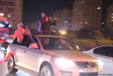 Bakı sakinləri səhərədək qələbəni qeyd etdilər (FOTO/VİDEO)