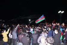 Bakı sakinləri səhərədək qələbəni qeyd etdilər (FOTO/VİDEO)