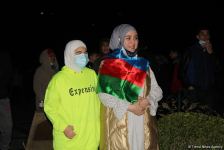 Bakı sakinləri səhərədək qələbəni qeyd etdilər (FOTO/VİDEO)