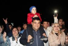 Bakı sakinləri səhərədək qələbəni qeyd etdilər (FOTO/VİDEO)