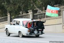 Azərbaycan Qələbəsini və ədalətin bərpasını qeyd edir (FOTO)