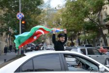 Azərbaycan Qələbəsini və ədalətin bərpasını qeyd edir (FOTO)