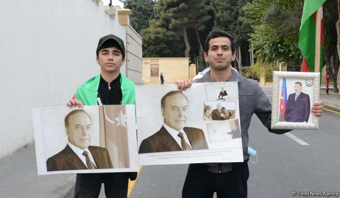 Azərbaycan Qələbəsini və ədalətin bərpasını qeyd edir (FOTO)