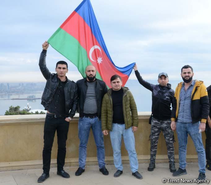 Azərbaycan Qələbəsini və ədalətin bərpasını qeyd edir (FOTO)