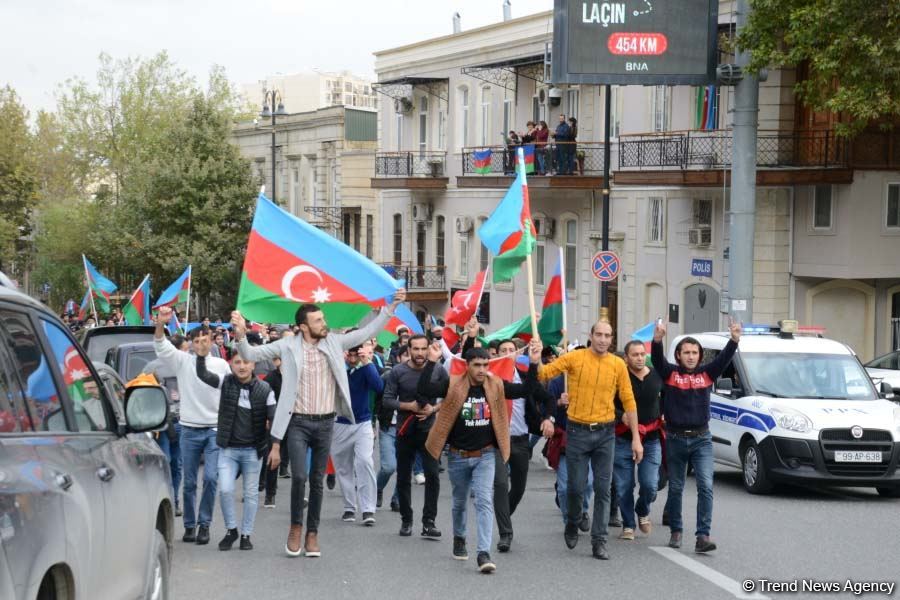 Azərbaycan Qələbəsini və ədalətin bərpasını qeyd edir (FOTO)