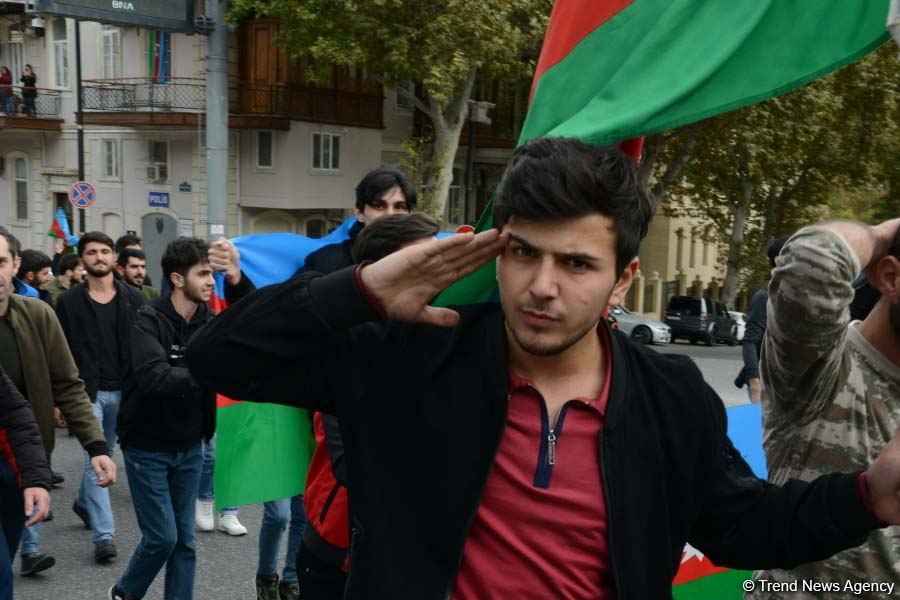 Azərbaycan Qələbəsini və ədalətin bərpasını qeyd edir (FOTO)