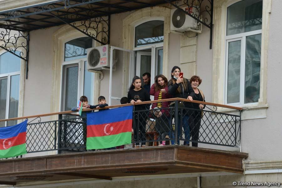 Azərbaycan Qələbəsini və ədalətin bərpasını qeyd edir (FOTO)