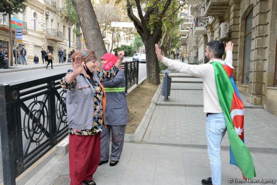 Azərbaycan Qələbəsini və ədalətin bərpasını qeyd edir (FOTO)