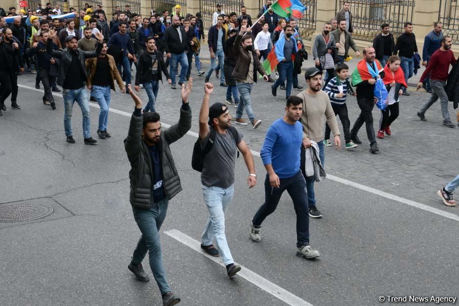 Azərbaycan Qələbəsini və ədalətin bərpasını qeyd edir (FOTO)