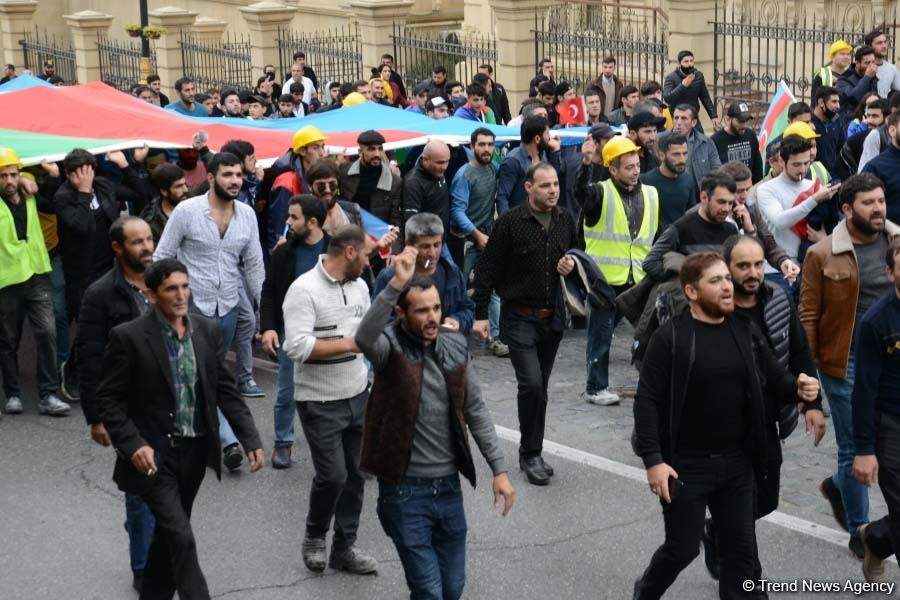 Azərbaycan Qələbəsini və ədalətin bərpasını qeyd edir (FOTO)