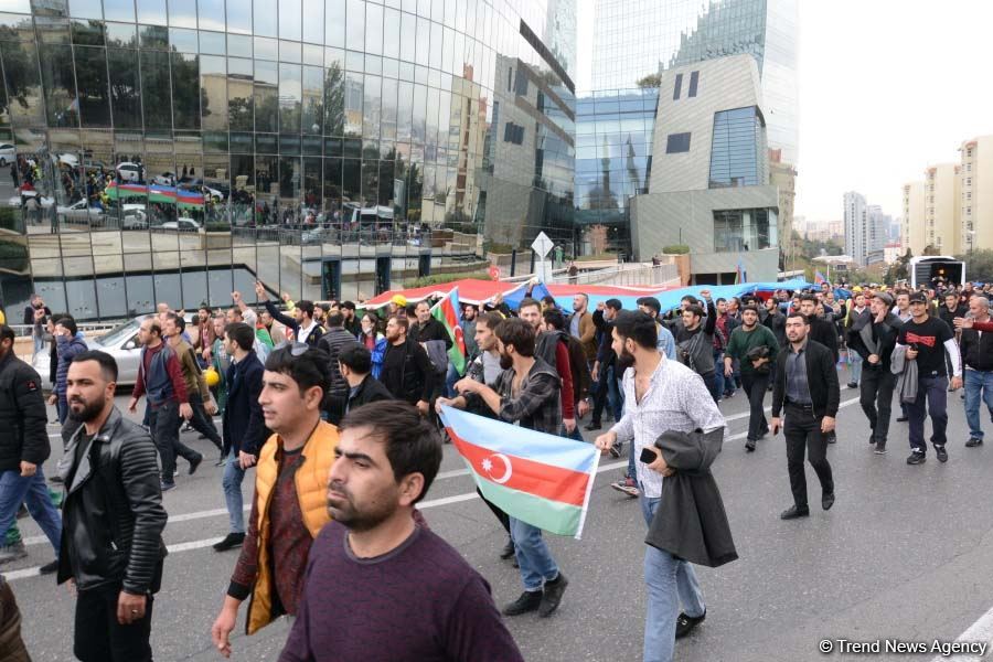Azərbaycan Qələbəsini və ədalətin bərpasını qeyd edir (FOTO)