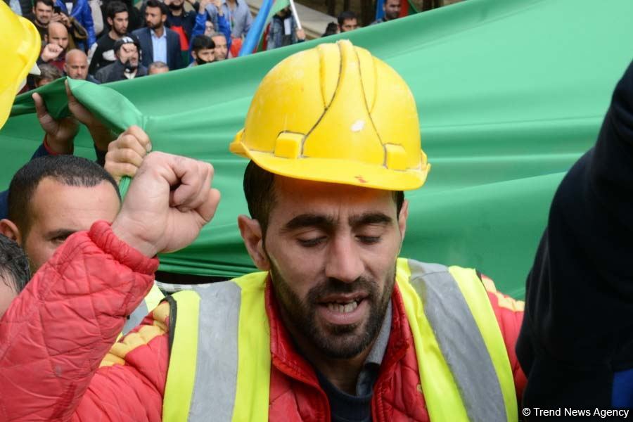 Azərbaycan Qələbəsini və ədalətin bərpasını qeyd edir (FOTO)