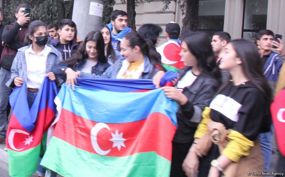 Harada olmasından asılı olmayaraq hər bir azərbaycanlı bu günü bayram kimi qeyd edir