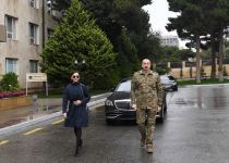 Prezident İlham Əliyev və birinci xanım Mehriban Əliyeva 1 saylı Kliniki Tibbi Mərkəzdə müalicə olunan hərbçilərlə görüşüblər (FOTO) (YENİLƏNİB)