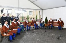 Prezident İlham Əliyev və birinci xanım Mehriban Əliyeva 1 saylı Kliniki Tibbi Mərkəzdə müalicə olunan hərbçilərlə görüşüblər (FOTO) (YENİLƏNİB)
