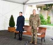 Prezident İlham Əliyev və birinci xanım Mehriban Əliyeva 1 saylı Kliniki Tibbi Mərkəzdə müalicə olunan hərbçilərlə görüşüblər (FOTO) (YENİLƏNİB)