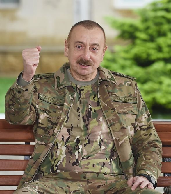 Prezident İlham Əliyev və birinci xanım Mehriban Əliyeva 1 saylı Kliniki Tibbi Mərkəzdə müalicə olunan hərbçilərlə görüşüblər (FOTO) (YENİLƏNİB)