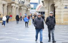 Bu gündən küçədə qoruyucu maskadan istifadə etməyənlər cərimələnəcək (FOTO)