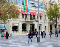 Bu gündən küçədə qoruyucu maskadan istifadə etməyənlər cərimələnəcək (FOTO)