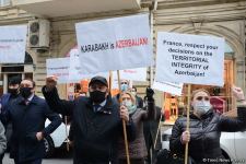 Bakıda Fransa səfirliyi qarşısında etiraz aksiyası keçirilib (FOTO)