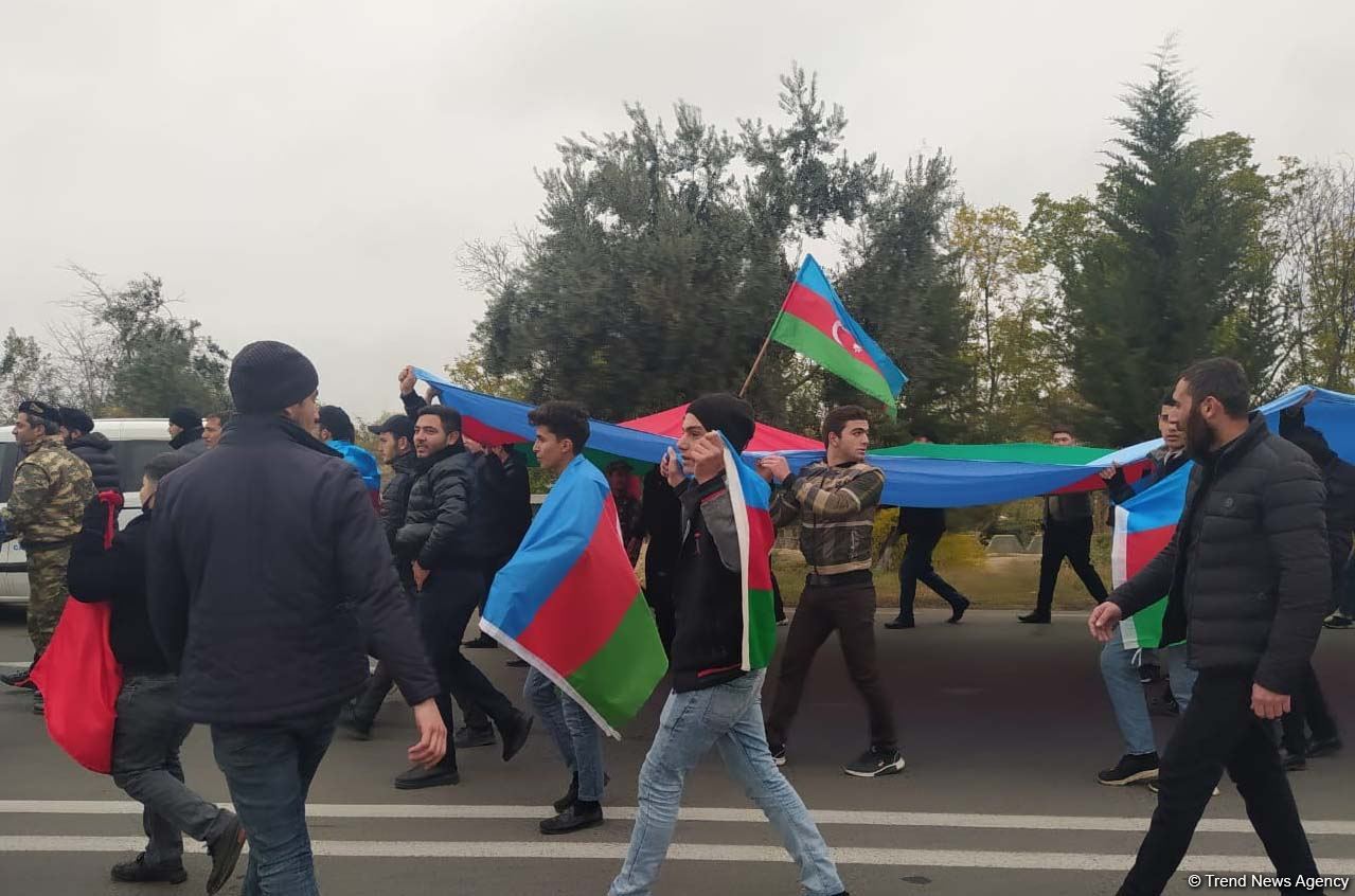Ağdamda bayram yürüşü keçirilib (FOTO/VİDEO)