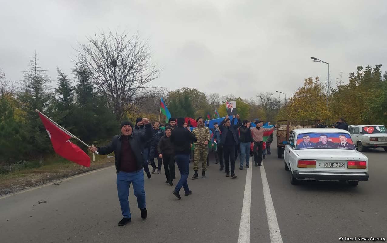 Ağdamda bayram yürüşü keçirilib (FOTO/VİDEO)