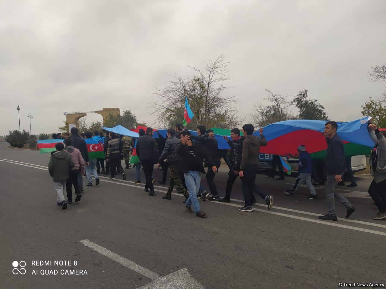 Ağdamda bayram yürüşü keçirilib (FOTO/VİDEO)