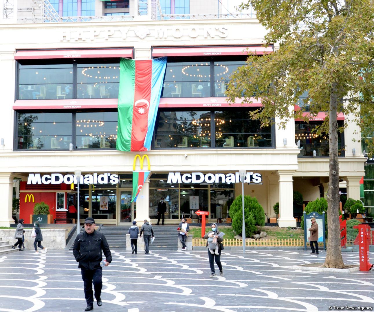 Bu gündən küçədə qoruyucu maskadan istifadə etməyənlər cərimələnəcək (FOTO)