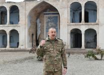 Prezident İlham Əliyev və birinci xanım Mehriban Əliyeva işğaldan azad edilmiş Ağdam şəhərində olublar (FOTO/VİDEO) (YENİLƏNİB-2)