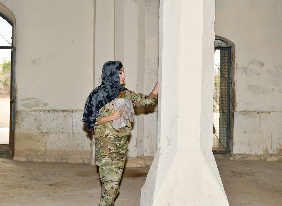 Prezident İlham Əliyev və birinci xanım Mehriban Əliyeva işğaldan azad edilmiş Ağdam şəhərində olublar (FOTO/VİDEO) (YENİLƏNİB-2)